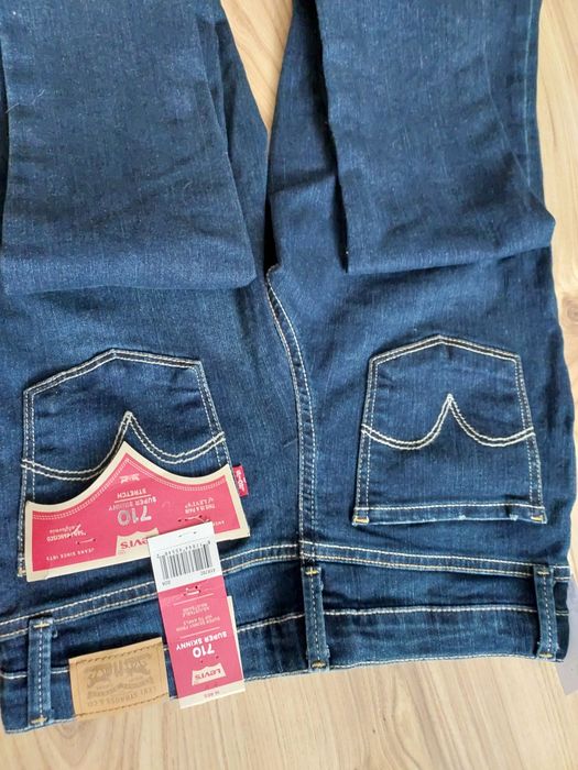 Nowe spodnie damskie Levis 710 super skinny 176 cm