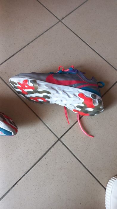 Кросівки Nike React Element 87 - Стан як нові!