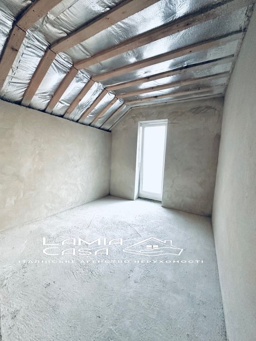 Продаж котеджу з басейном . Ближня роша