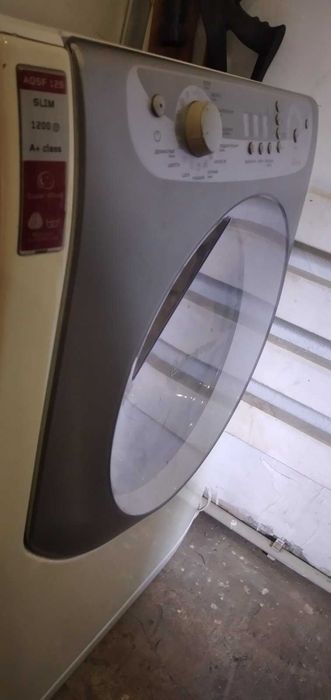 Срочно продам стиральну машину Ariston и qualtis Hotpoint Slim
