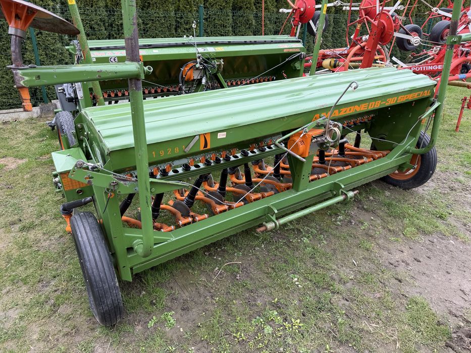 Siewnik do zboża Amazone D8 30 special Talerzowy scieżki oryginał