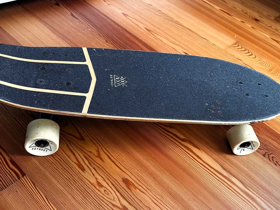 Skateboard D Street