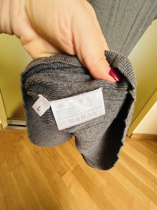 Dopasowana dzianinowa sukienka rozmiar L szara