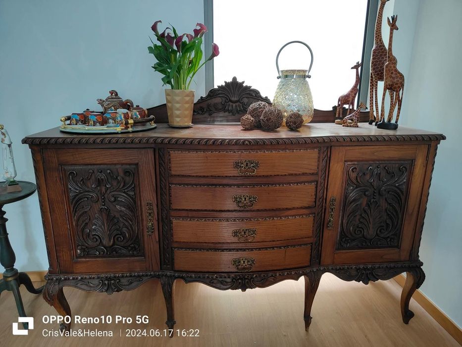 Aparador antigo e mesa extensível Luís xv