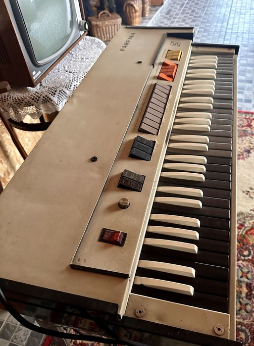 FARFISA orgao com suporte original