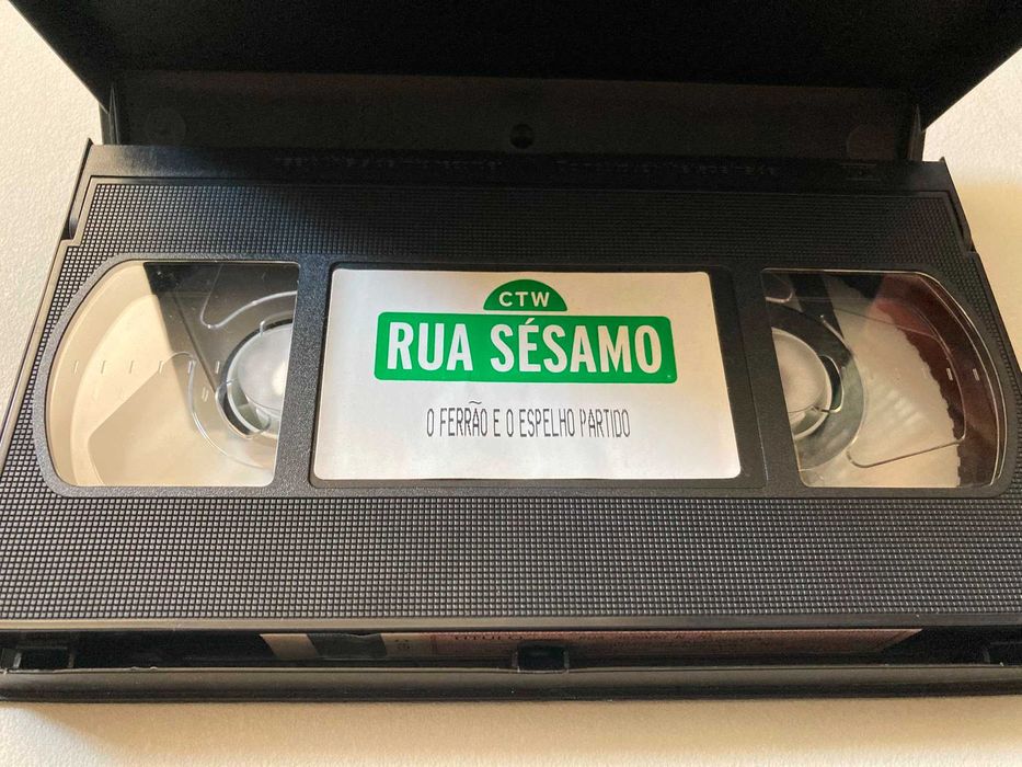 [VHS] Rua Sésamo: O Ferrão e o Espelho Partido (não testado)