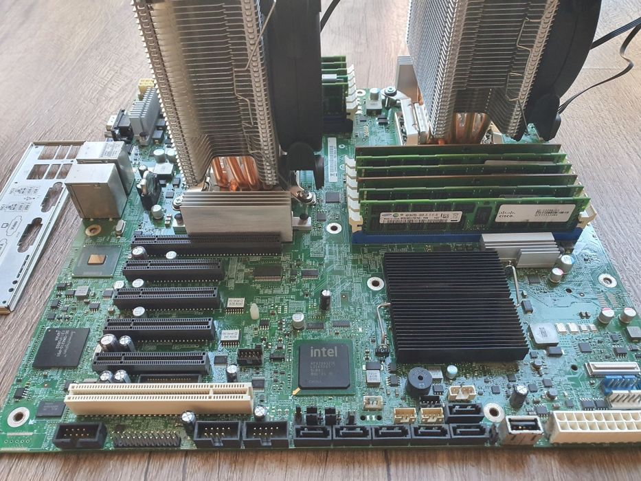 Серверна материнська плата + 2× Intel Xeon X5675 + 64 GB RAM