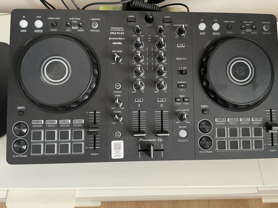 Pioneer DJ FLX4 , Presonus Eris 8, Pioneer DM 50D