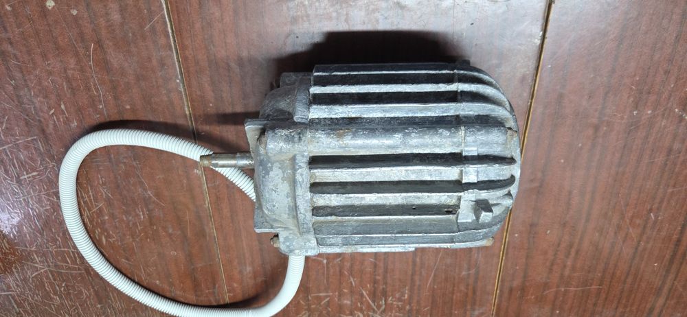 Продам електродвигун
