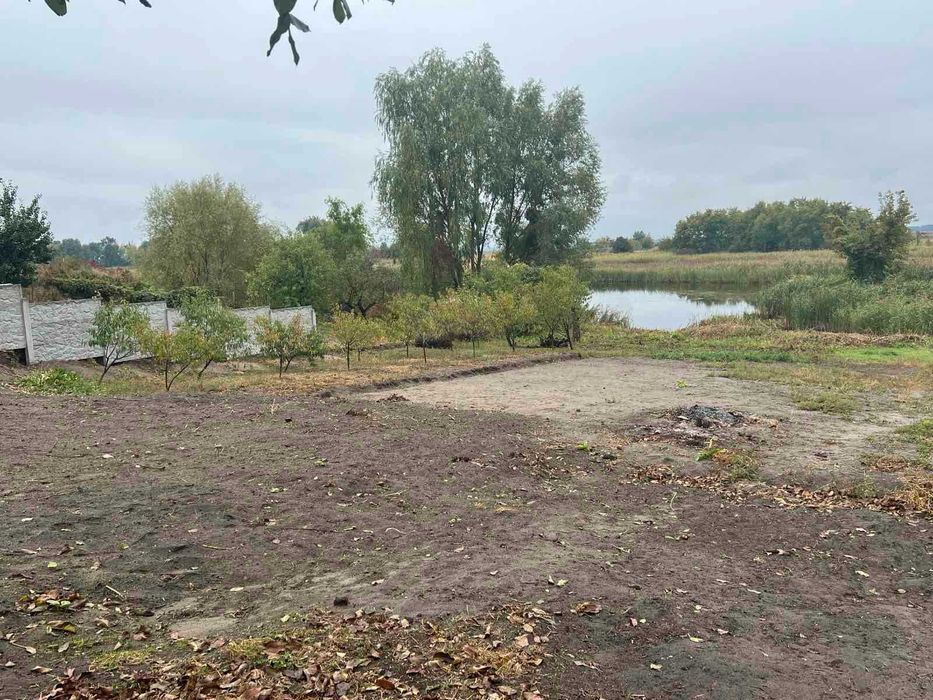 Продається затишний будинок у мальовничому селі Коробівка.