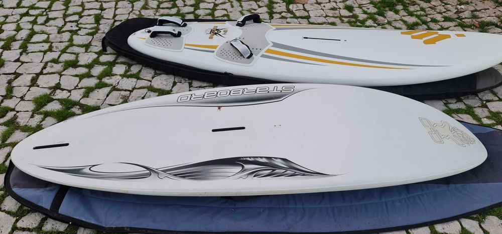Windsurf board and sails