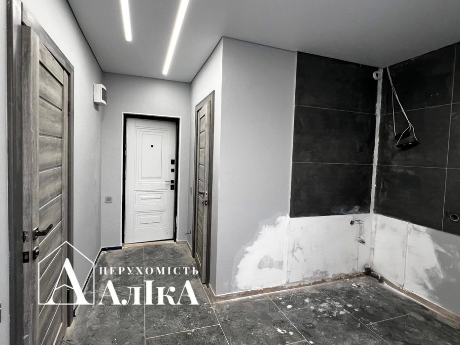 Продам 1-кімнатну квартиру в новобудові з ремонтом