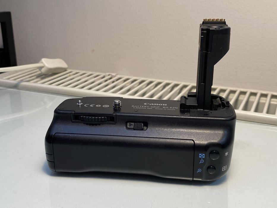 Canon battery grip BG-E2N
