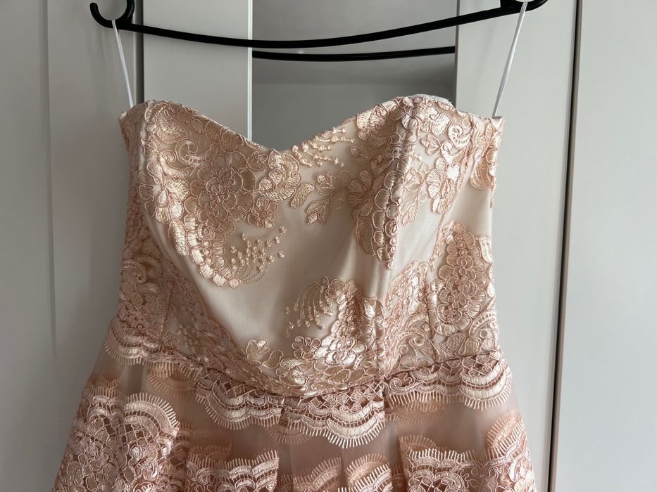 Elegancka koronkowa sukienka An Mar