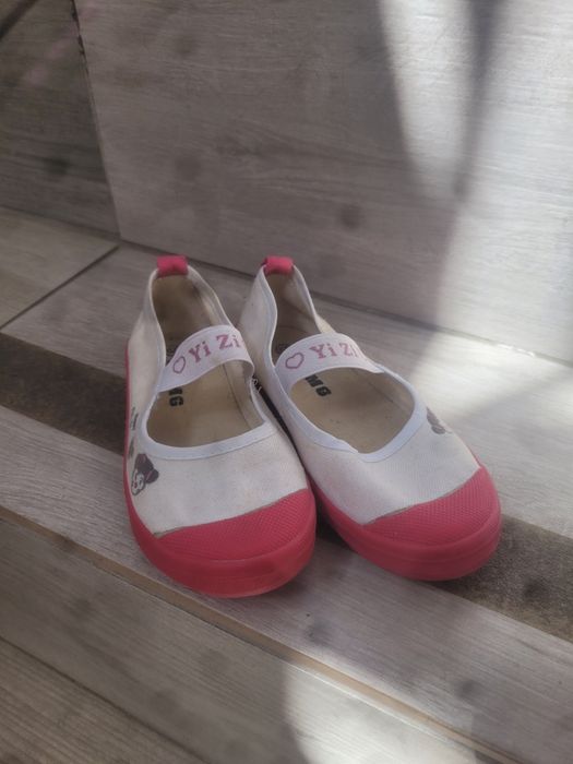 Trampki dla dziewczynki nr.29 wkl.17cm.