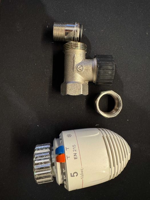 Zestaw VALVEX - zawór prosty 1/2 + głowica - NOWE, 35szt kpl