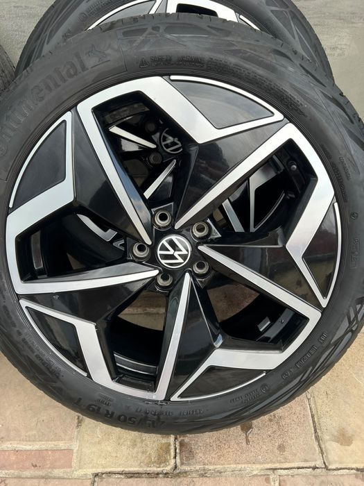 Диски з шинами VW Volkswagen r19 5/112 id 3 id4 7.5j et 50 contenintal 215/50 r19 з датчиками тиску