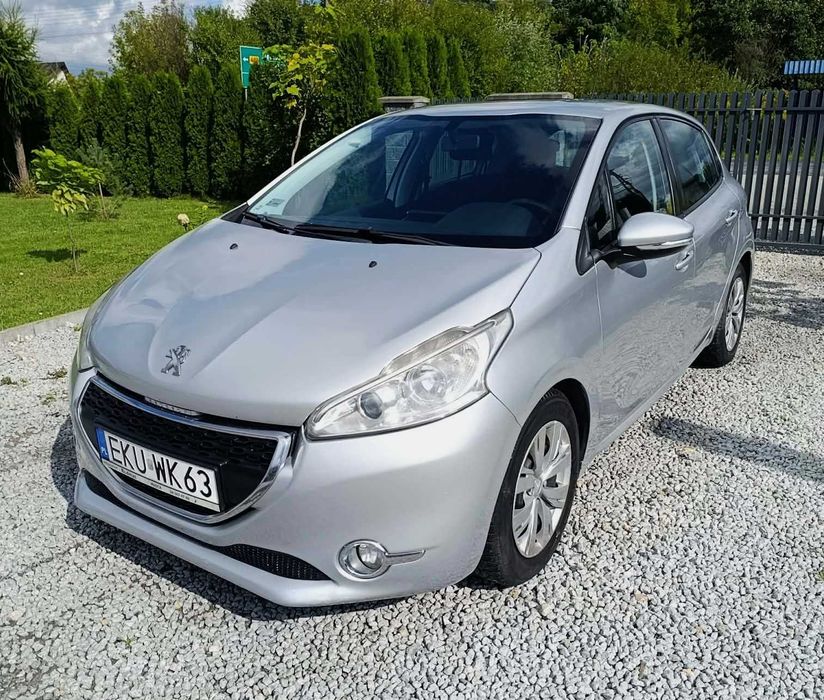 Peugeot 208