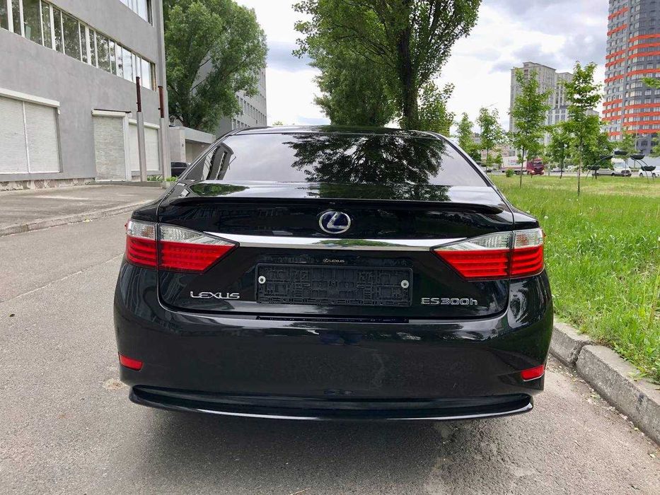 Гібрид седан Lexus ES 2013