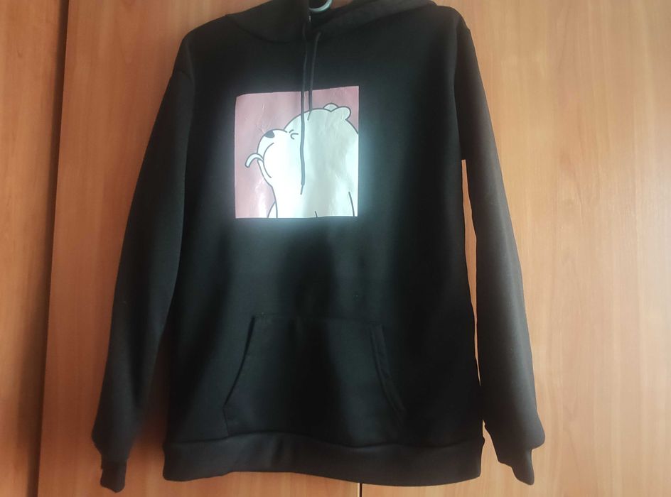 Czarna bluza damska z kapturem