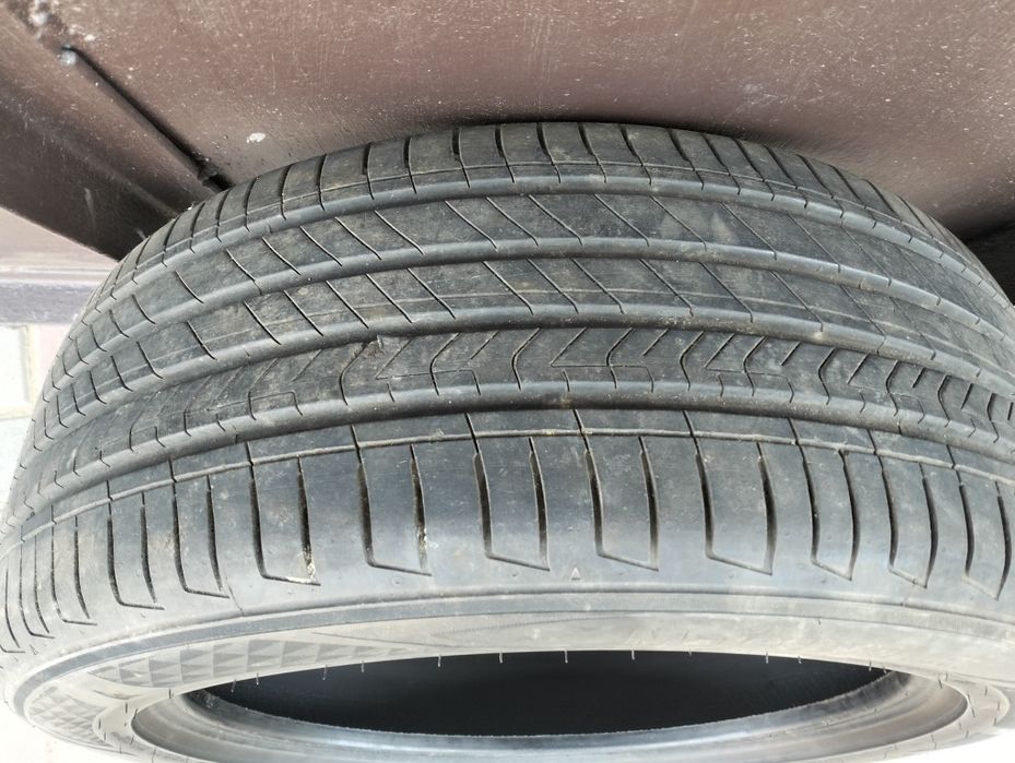 Продам шину кумхо одна штука