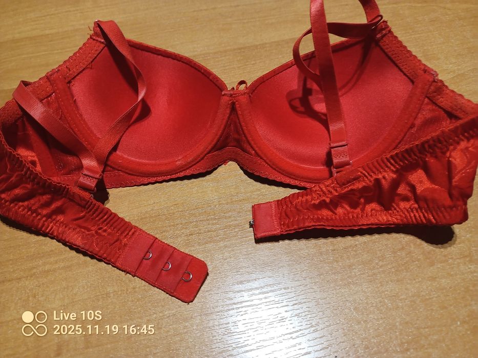 Biustonosz/rozmiar z metki 80 A