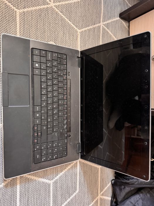 Ноутбук gigabyte i1520m