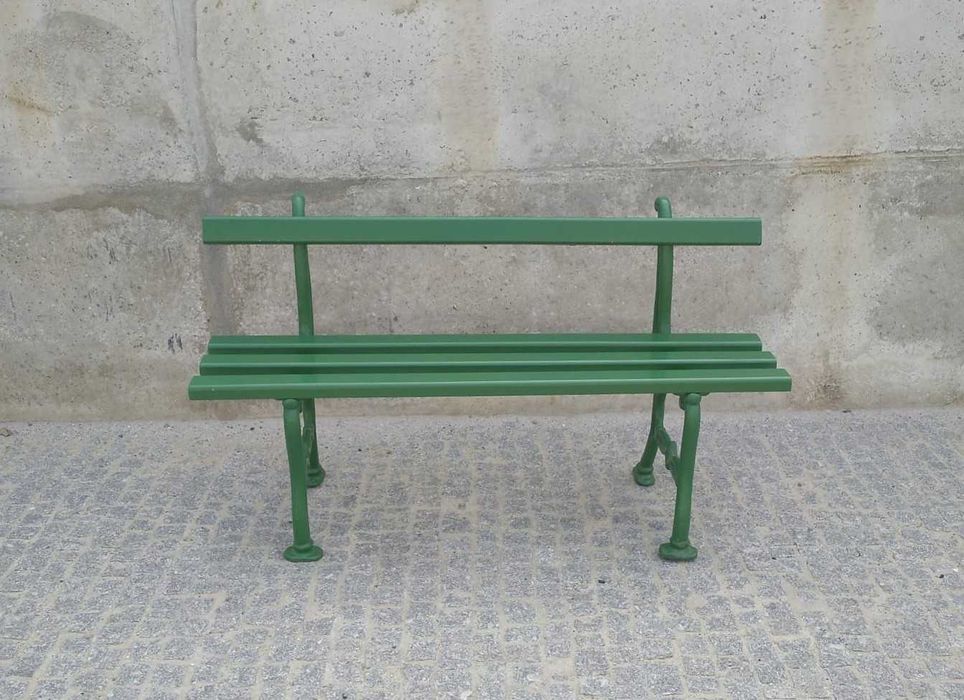 Banco antigo de jardim