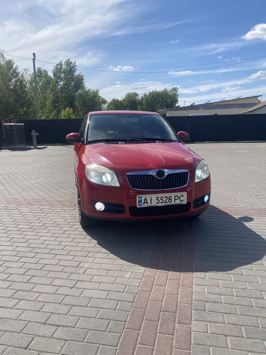 Шкода фабія 1.2 бензин.