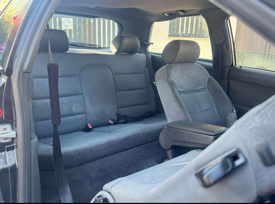 Vendo ou troco por outro carro de 5 portas