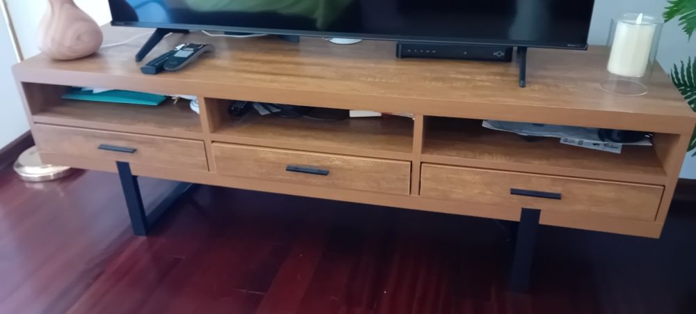 Móvel TV  em madeira