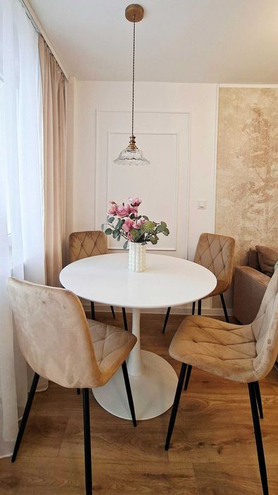 2pokoje na 1piętrze. Duży balkon. Po generalnym remoncie.