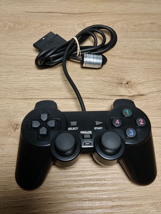 Sprzedam nowego pada do PlayStation 1 i do PlayStation 2.