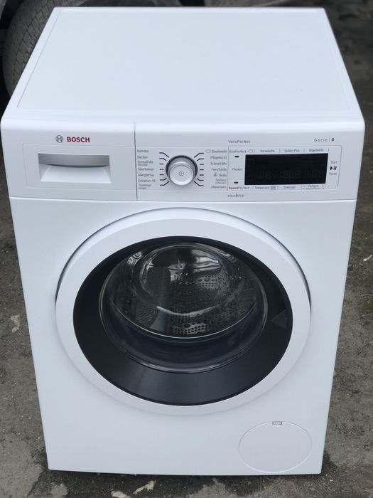Пральна машина Bosch Serie 8,  8кг, в супер стані з німеччини