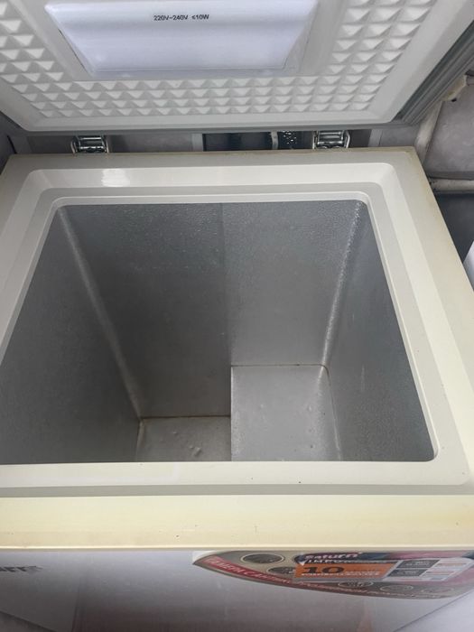 Продам морозильну камеру Saturn