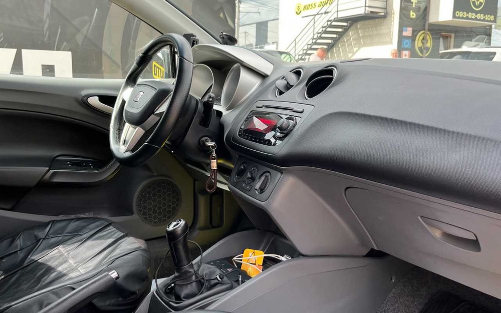 Seat Ibiza 2011 року