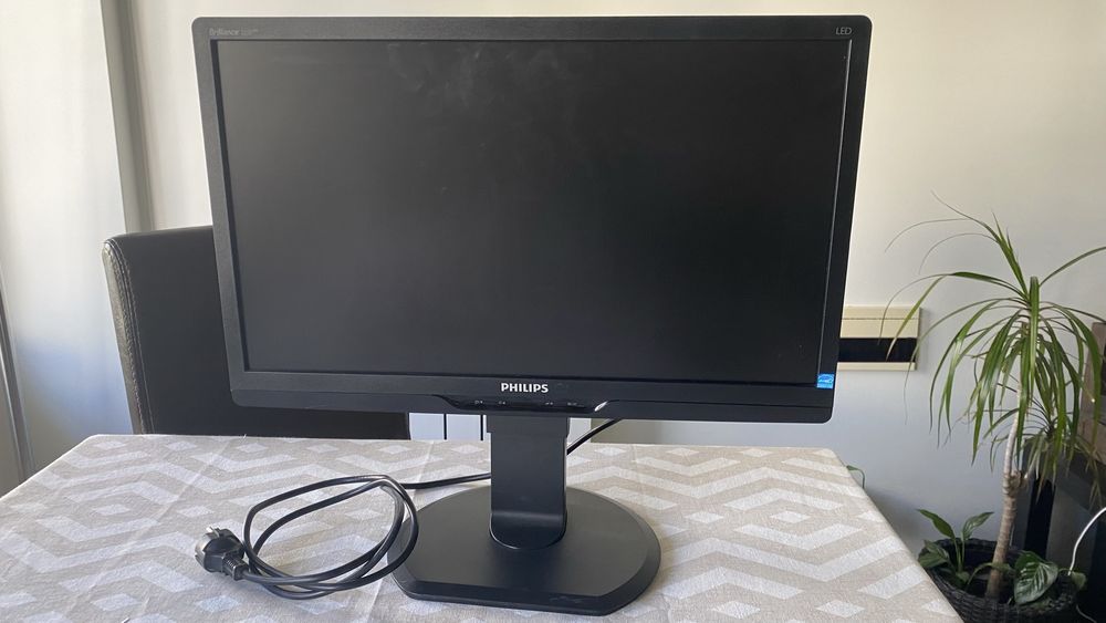Monitor Philips447081689426186240