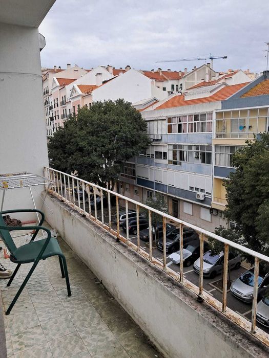 Quarto  partilhado/Damaia