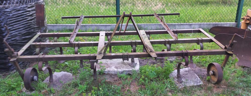Kultywator do ciągnika + dodatkowe elementy – PRL