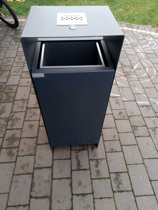 Kosz na śmieci metalowy