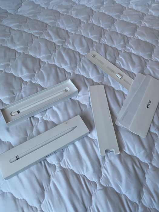 Caneta APPLE Pencil 1º Geração (iPad - Branco)