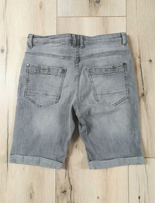 Męskie krótkie spodnie szary jeans M