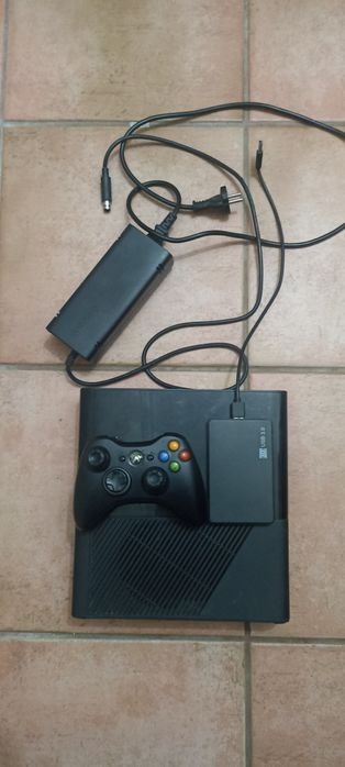 Xbox 360 com disco externo e desbloqueada