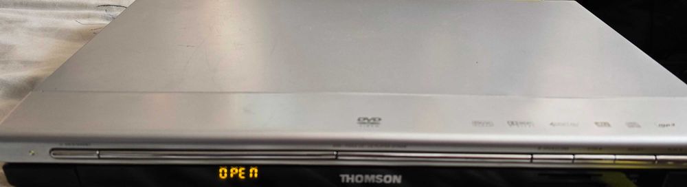 DVD плеєр Thomson бувший у використанні, модель dth250e