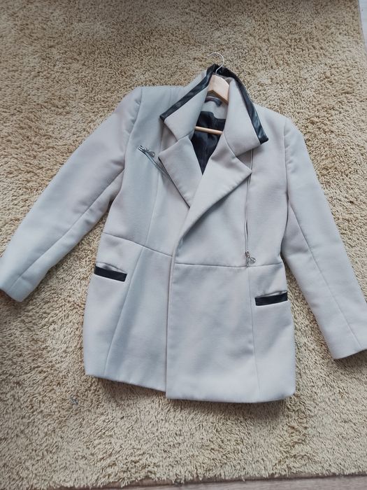 Płaszcz damski elegancki