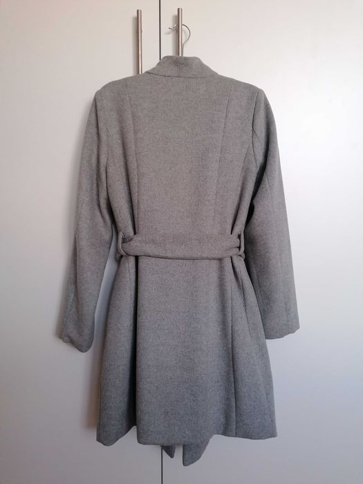 Szary płaszcz jesienny Mohito 38 wiązany