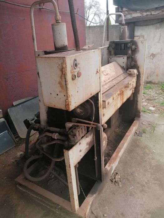 Пресс листогибочный гидровлический с усилием 100 т. е. Модель И 1330 А