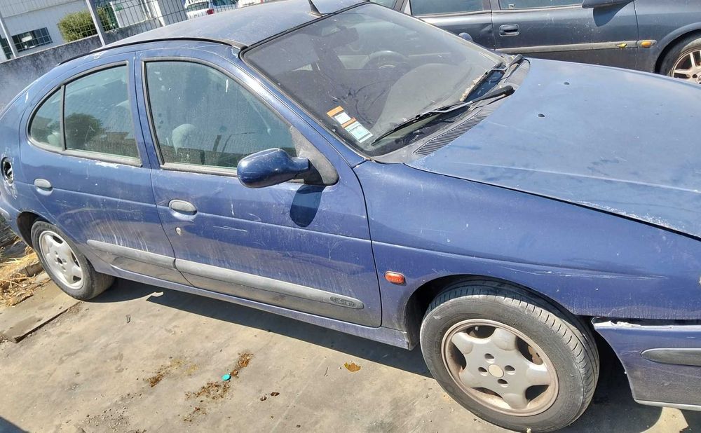 Renault Megane para peças