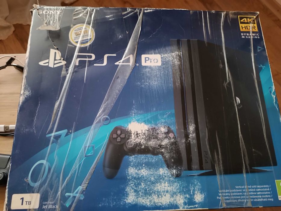 Playstation 4 PRO 1TB +диски окремо