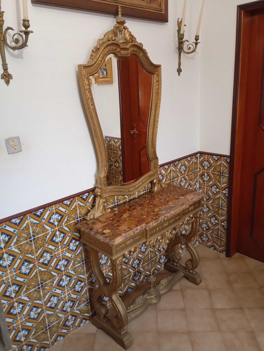 Dois Bonitos Aparador Consola Dourados com Espelho Condição Excelente